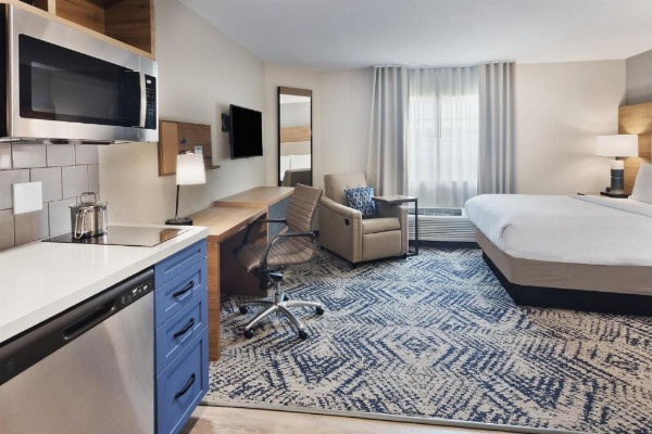Candlewood Suites EASTCHASE PARK image 15