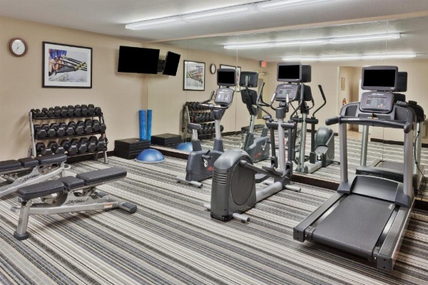 Candlewood Suites EASTCHASE PARK image 17
