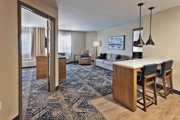 Candlewood Suites EASTCHASE PARK image 2