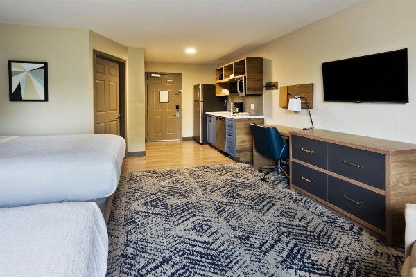 Candlewood Suites EASTCHASE PARK image 3