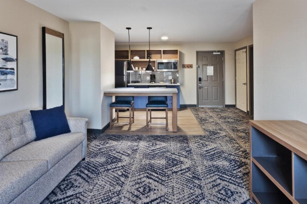 Candlewood Suites EASTCHASE PARK image 42