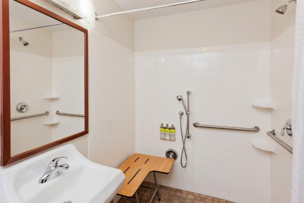 Candlewood Suites EASTCHASE PARK image 44